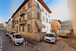 BILOCALE A RIFREDI + GIARDINO PRIVATO e P.AUTO