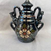 Vaso decorativo terracotta smaltato nero e fiori  