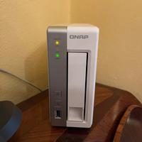 NAS qnap 8TB