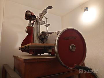 Affettatrice Oerlikon anni 50 da restaurare