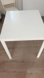 Tavolo bianco acquistato in IKEA