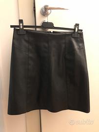Gonna mini di pelle nera