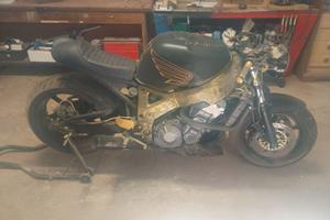 Honda CBR 900RR SC28 1994 - Progetto Café Racer