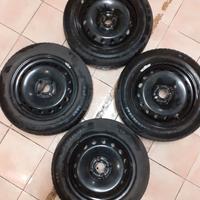 4 PNEUMATICI USATI INVERNALI CON CERCHI