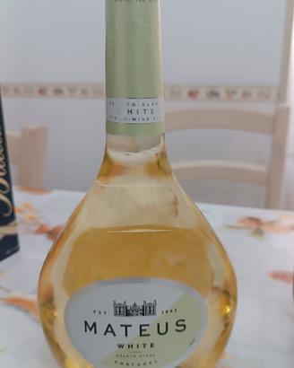 Mateus vino bianco