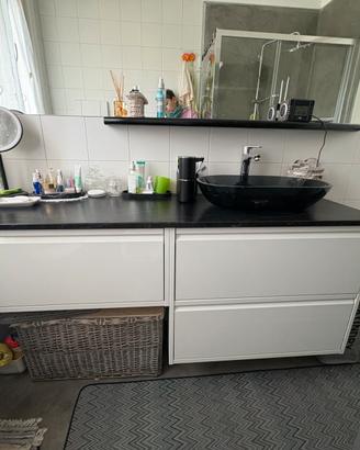 Mobile bagno completo disponibile  dal 1 luglio