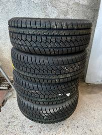 Pneumatici invernali 185/55R15 + cerchi