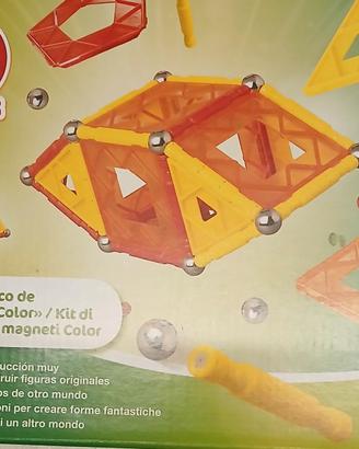 Gioco magnetico da costruzione colorato
