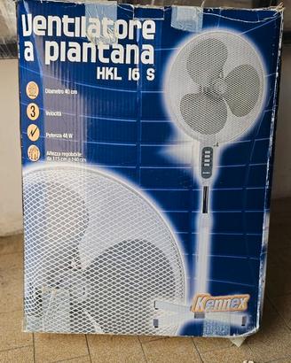 ventilatore a piantana marca KENNEX