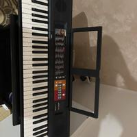 Pianola yamaha f51