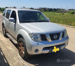 Nissan patfinder 4x4 2.5 turbo diesel 7 posti