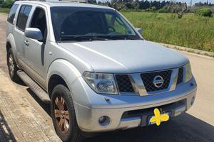 Nissan patfinder 4x4 2.5 turbo diesel 7 posti