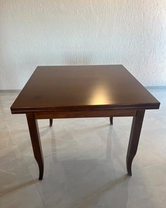 tavolo quadrato in legno color noce 1 x 1