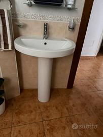 Lavandino bagno con colonna in ceramica perfetto