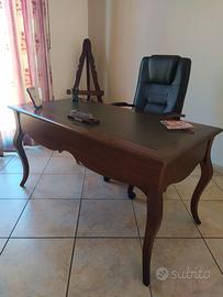 Scrivania classica in Vero Legno con piano in pell