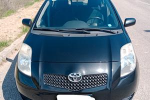Auto Toyota Yaris