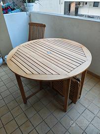 Tavolo da giardino o terrazzo