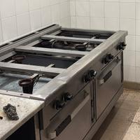 Cucina professionale  Zanussi 8 fuochi e due forni