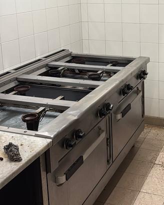 Cucina professionale  Zanussi 8 fuochi e due forni
