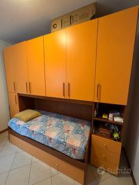 cameretta a ponte arancione