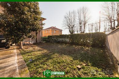 VILLA SINGOLA COMPLETAMENTE DA RISTRUTTURARE!