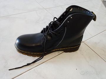 Scarpe imitazione dottor martens Abbigliamento e Accessori In vendita a Rimini