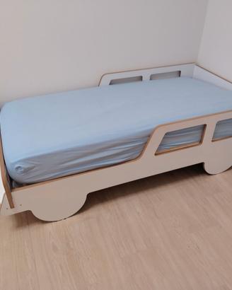 Lettino bambino macchinina