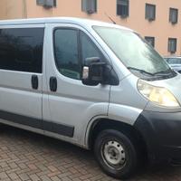 Peugeot 9 posti