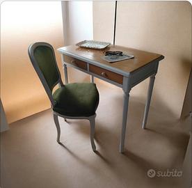 Set scrivania e sedia 