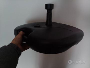 Base in plastica per ombrelloni