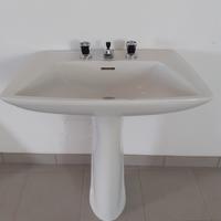 Lavabo da bagno in ceramica