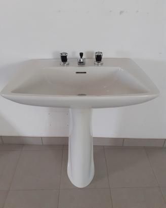 Lavabo da bagno in ceramica