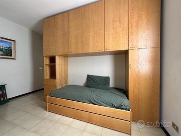 Cameretta a ponte in legno di frassino