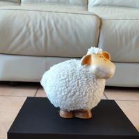 Salvadanaio a forma di pecora