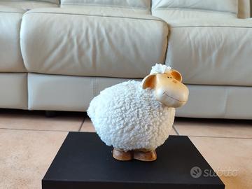 Salvadanaio a forma di pecora