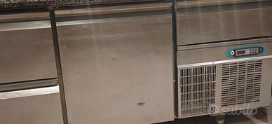 attrezzatura da  pizzeria 