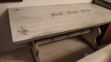Tavolo in legno