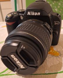 Nikon D40 con obiettivo  18-55  e accessori
