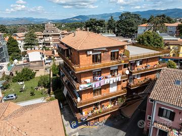San cesareo: appartamento quadrilocale centrale