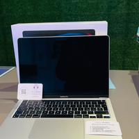 MacBook pro 13 2022 8GB RAM 256GB SDD M2