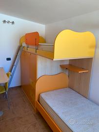 Cameretta con letto a castello