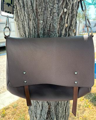 Borsa con patta tortora