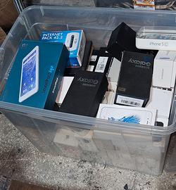 stock di scatole vari cellulari samsung iphone ecc