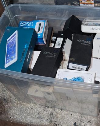 stock di scatole vari cellulari samsung iphone ecc