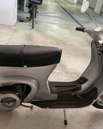 Vespa Piaggio  125 primavera