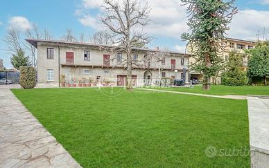 CASEGGIATO INDIPENDENTE DA PERSONALIZZARE CON BOX