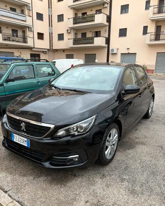 Peugeot 308 automatic Eat8 Allure