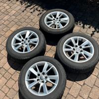 Cerchi Audi A4 R16 con gomme invernali