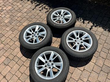 Cerchi Audi A4 R16 con gomme invernali