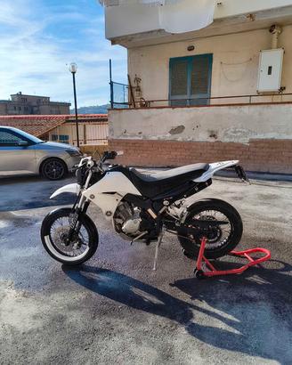 YAMAHA XT 125 X 2011
